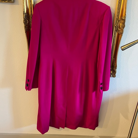 Magenta coat with asymmetrical lapel - Picture 5 of 5